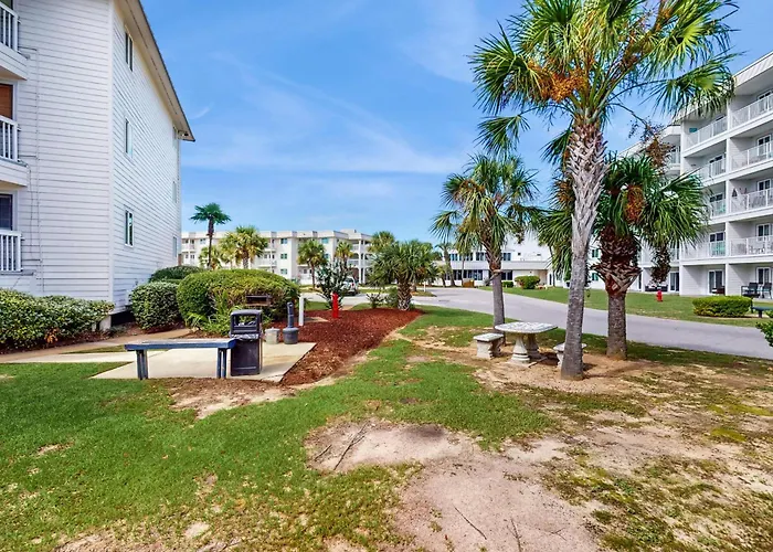 Ocean-view With Pools Fitness Center Access And Golf Holiday home
